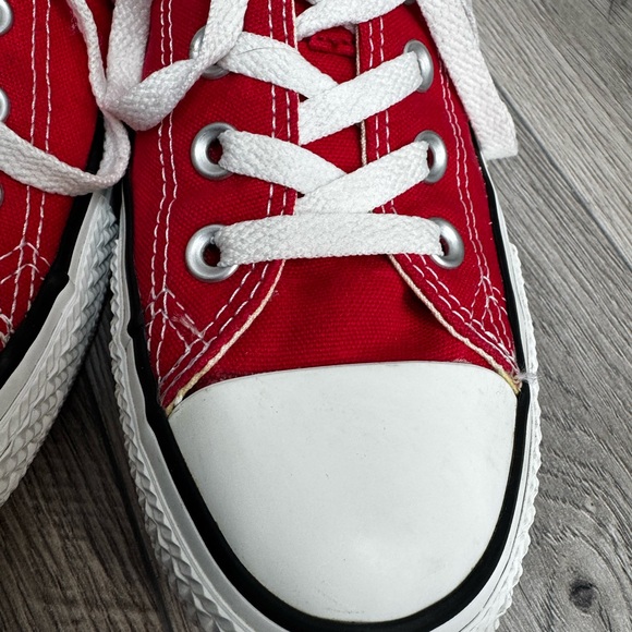 Converse Chuck Taylor All Star Low Top Red Sneakers Shoes Mens 7 Womens 9 - Picture 7 of 13